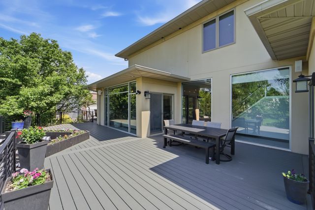 9532 Century Woods Circle, Johnston, IA 50131