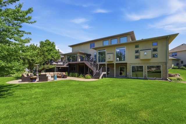 9532 Century Woods Circle, Johnston, IA 50131