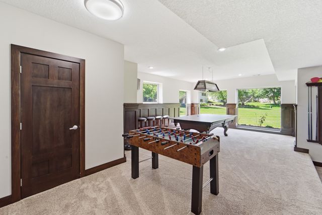 9532 Century Woods Circle, Johnston, IA 50131