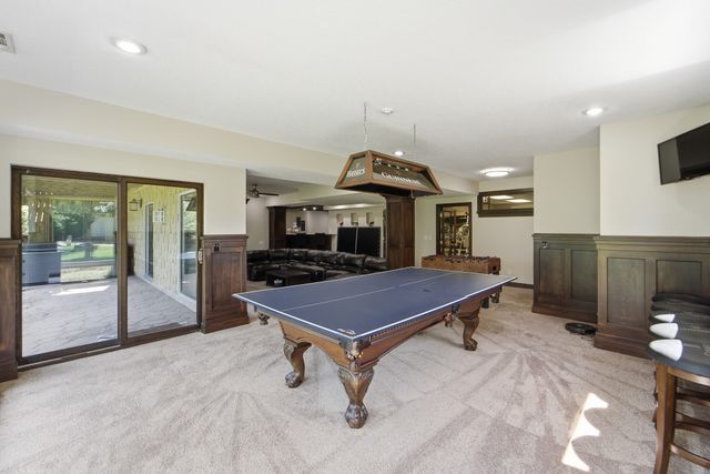 9532 Century Woods Circle, Johnston, IA 50131