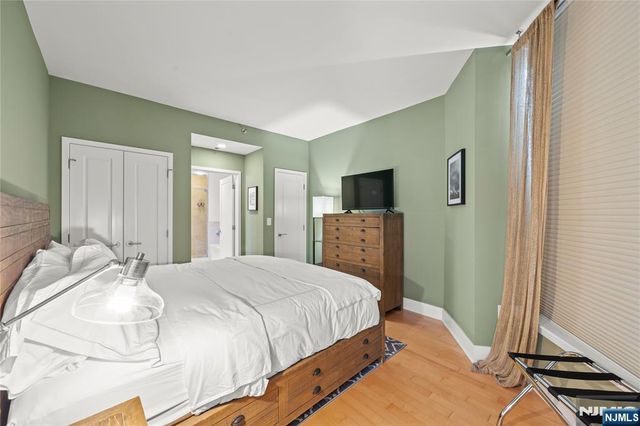 1125 Maxwell Lane 424, Hoboken, NJ 07030