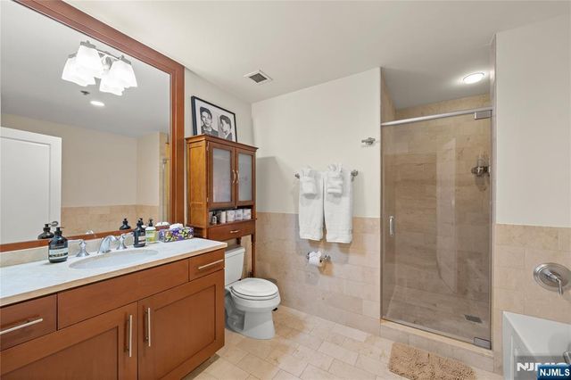 1125 Maxwell Lane 424, Hoboken, NJ 07030