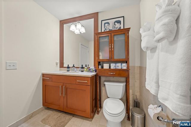 1125 Maxwell Lane 424, Hoboken, NJ 07030