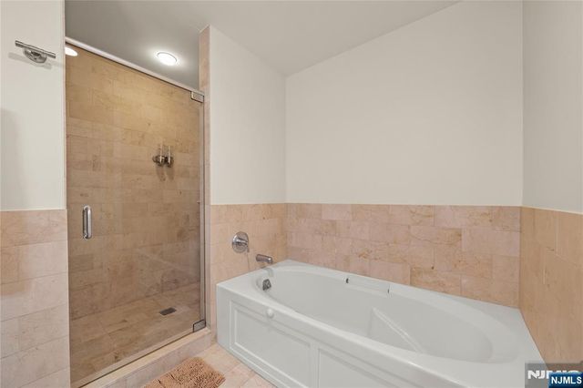 1125 Maxwell Lane 424, Hoboken, NJ 07030