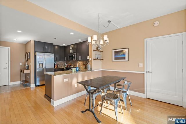 1125 Maxwell Lane 424, Hoboken, NJ 07030