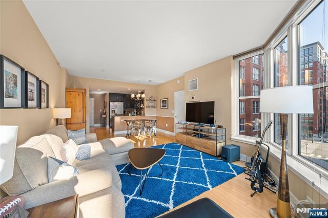 1125 Maxwell Lane 424, Hoboken, NJ 07030