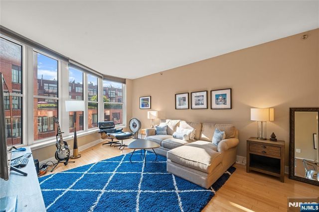 1125 Maxwell Lane 424, Hoboken, NJ 07030