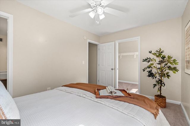 7815 SNEAD LN, Falls Church, VA 22043