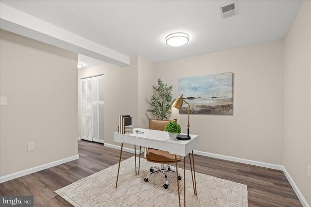 7815 SNEAD LN, Falls Church, VA 22043