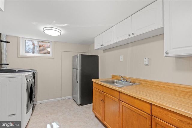 7815 SNEAD LN, Falls Church, VA 22043