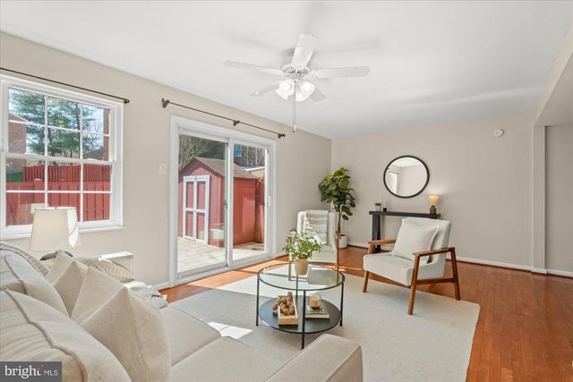 7815 SNEAD LN, Falls Church, VA 22043