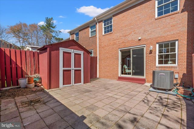 7815 SNEAD LN, Falls Church, VA 22043