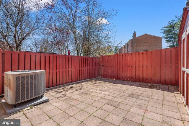 7815 SNEAD LN, Falls Church, VA 22043