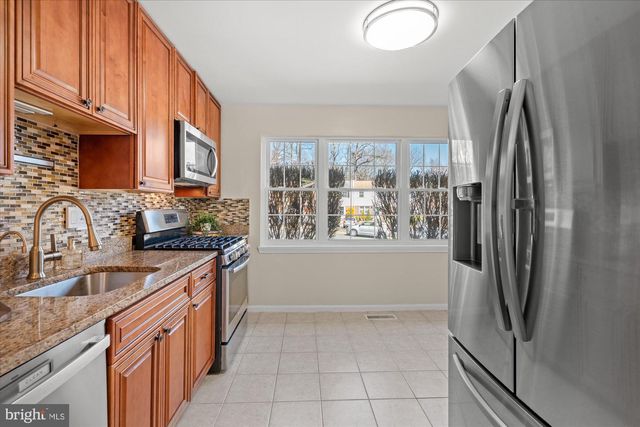 7815 SNEAD LN, Falls Church, VA 22043