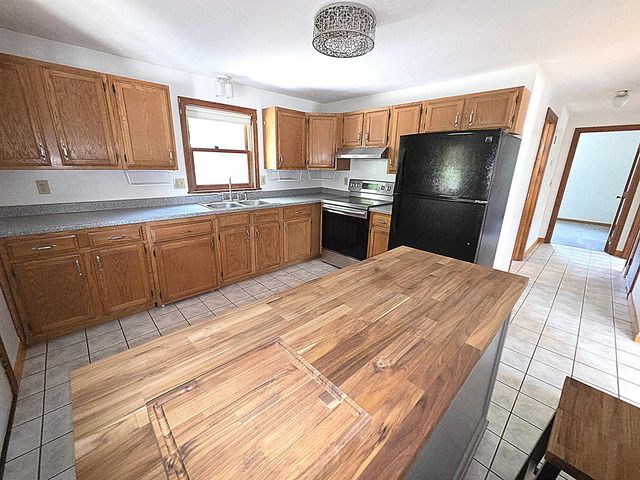 71 Myrtle Street, Hillsborough, NH 03244