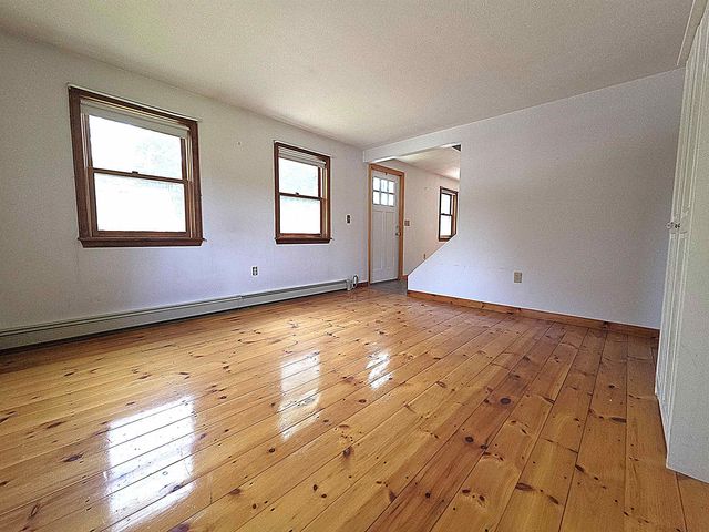 71 Myrtle Street, Hillsborough, NH 03244