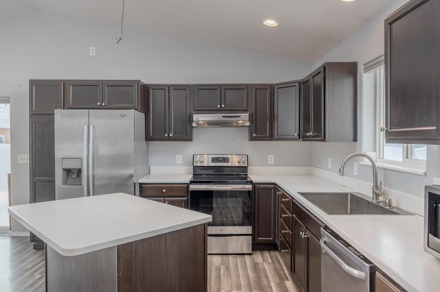 983 MINUTEMAN LOOP, North Pole, AK 99705