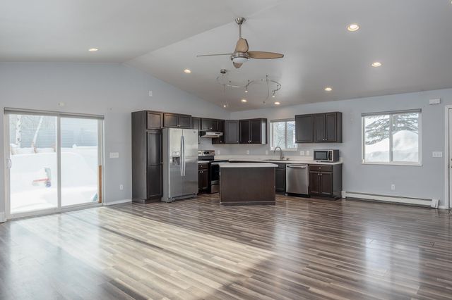 983 MINUTEMAN LOOP, North Pole, AK 99705