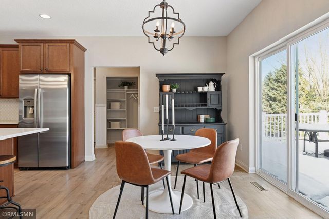 260 Liberty Heights Drive, Chaska, MN 55318