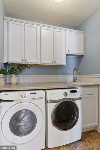 260 Liberty Heights Drive, Chaska, MN 55318