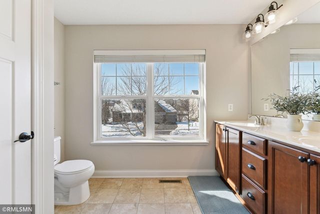 260 Liberty Heights Drive, Chaska, MN 55318