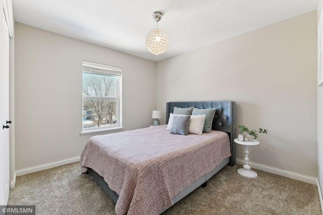 260 Liberty Heights Drive, Chaska, MN 55318