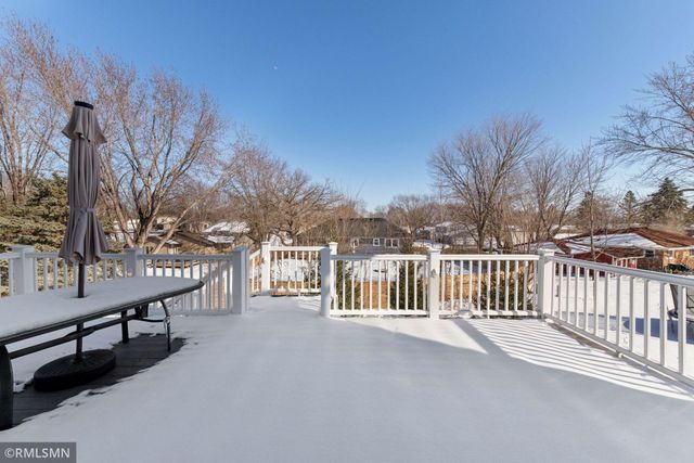 260 Liberty Heights Drive, Chaska, MN 55318