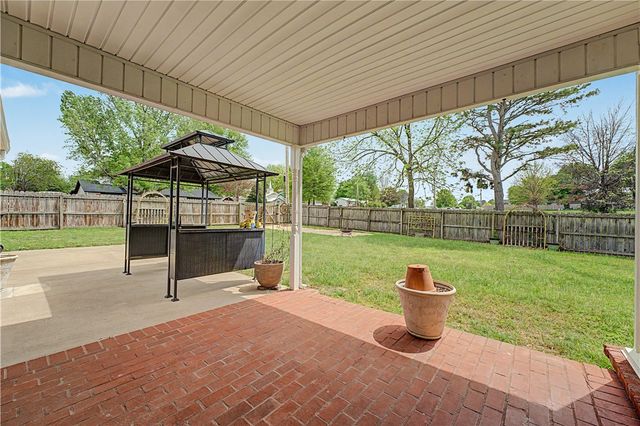 4001 Clark Avenue, Springdale, AR 72762