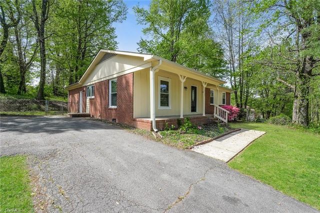 5722 Antietam Drive, Winston-salem, NC 27106