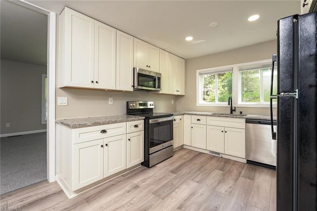 5722 Antietam Drive, Winston-salem, NC 27106