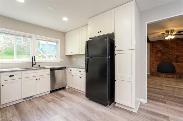5722 Antietam Drive, Winston-salem, NC 27106