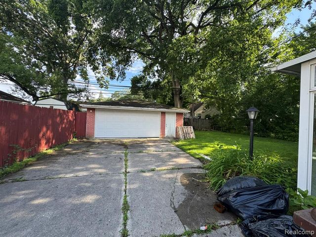 31417 Marquette Street, Garden City, MI 48135