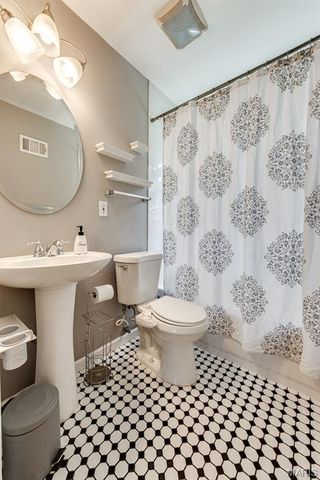 1528 Cutter Avenue, St Louis, MO 63139