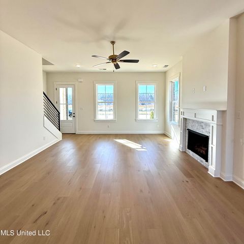 493 Sunflower Street, Nesbit, MS 38651