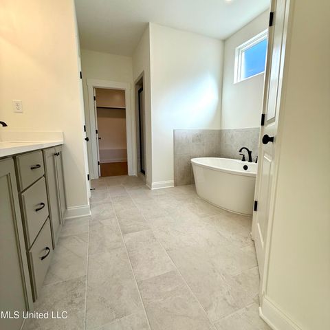 493 Sunflower Street, Nesbit, MS 38651