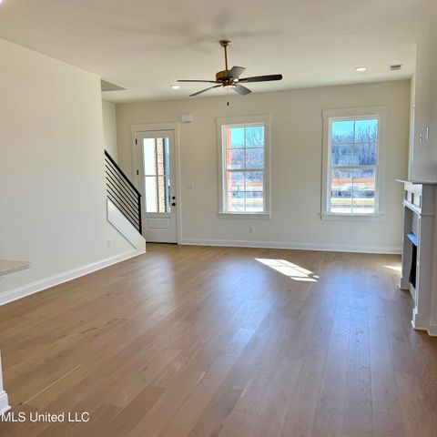 493 Sunflower Street, Nesbit, MS 38651