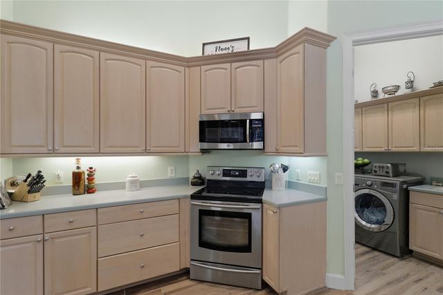 1818 SE 37TH PLACE, Ocala, FL 34471