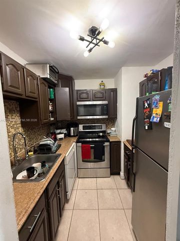 3536 NE 168th St 403, North Miami Beach, FL 33160