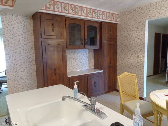 6920 Dogwood Circle, Middleburg Heights, OH 44130