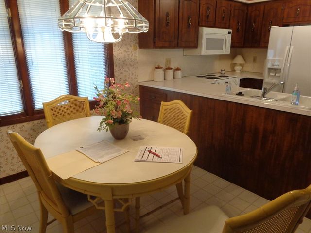 6920 Dogwood Circle, Middleburg Heights, OH 44130