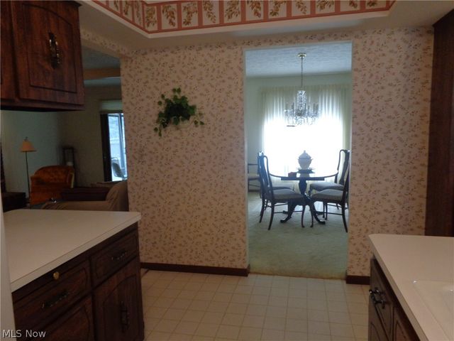 6920 Dogwood Circle, Middleburg Heights, OH 44130