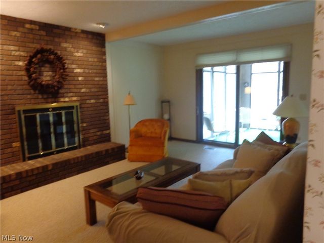 6920 Dogwood Circle, Middleburg Heights, OH 44130