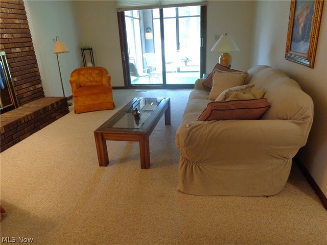 6920 Dogwood Circle, Middleburg Heights, OH 44130