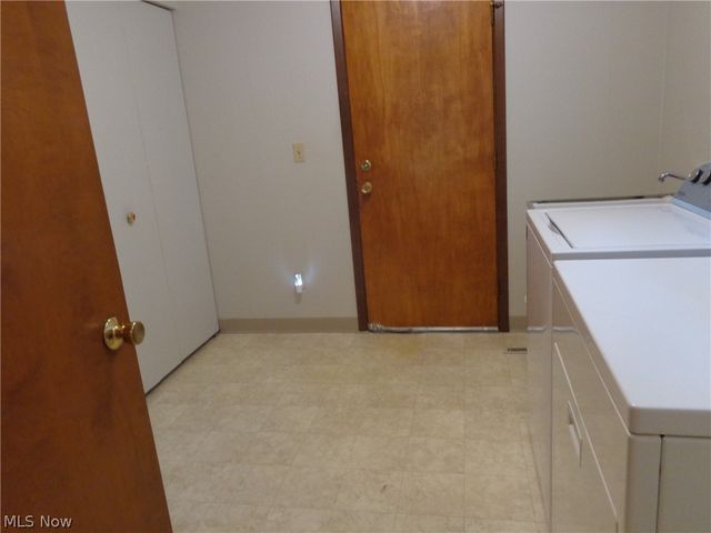 6920 Dogwood Circle, Middleburg Heights, OH 44130