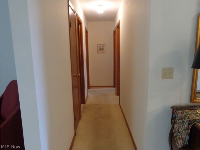 6920 Dogwood Circle, Middleburg Heights, OH 44130