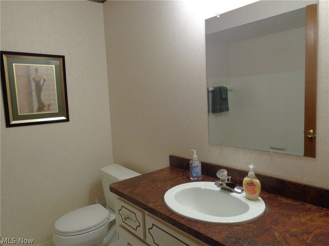 6920 Dogwood Circle, Middleburg Heights, OH 44130