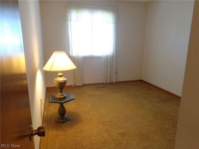 6920 Dogwood Circle, Middleburg Heights, OH 44130