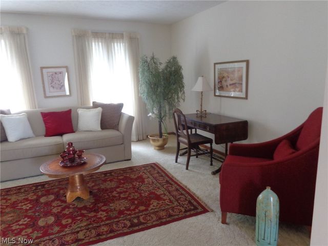 6920 Dogwood Circle, Middleburg Heights, OH 44130