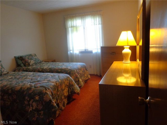 6920 Dogwood Circle, Middleburg Heights, OH 44130