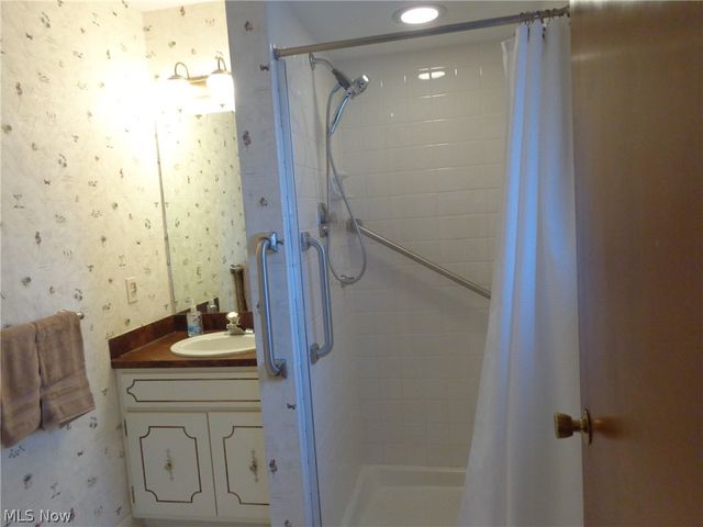 6920 Dogwood Circle, Middleburg Heights, OH 44130